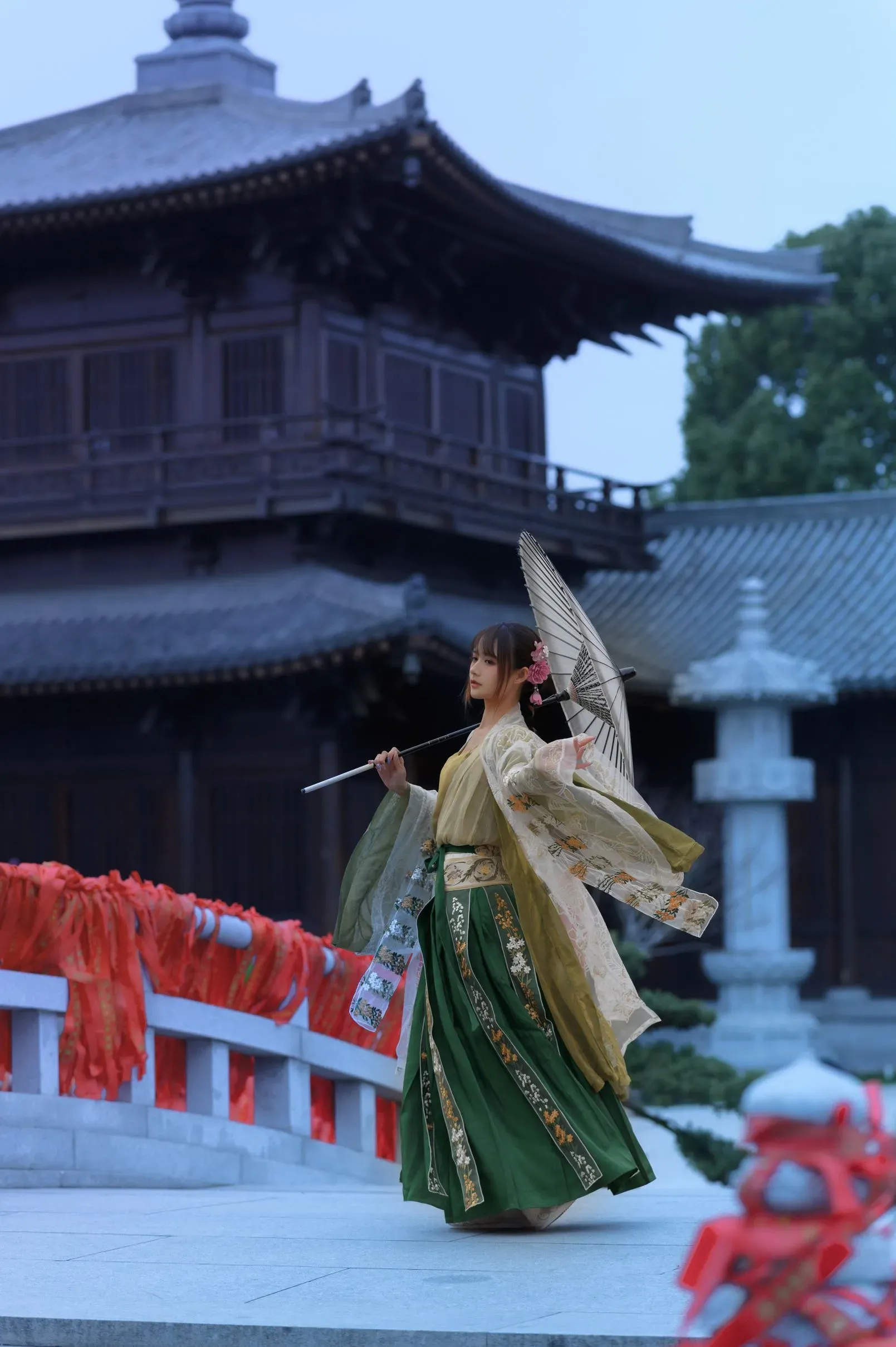 宫墙柳
